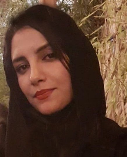 کتاب داستان «زنی که آرام می جنگد» نوشته سحر غفاری انتشارات گفتمان اندیشه معاصر